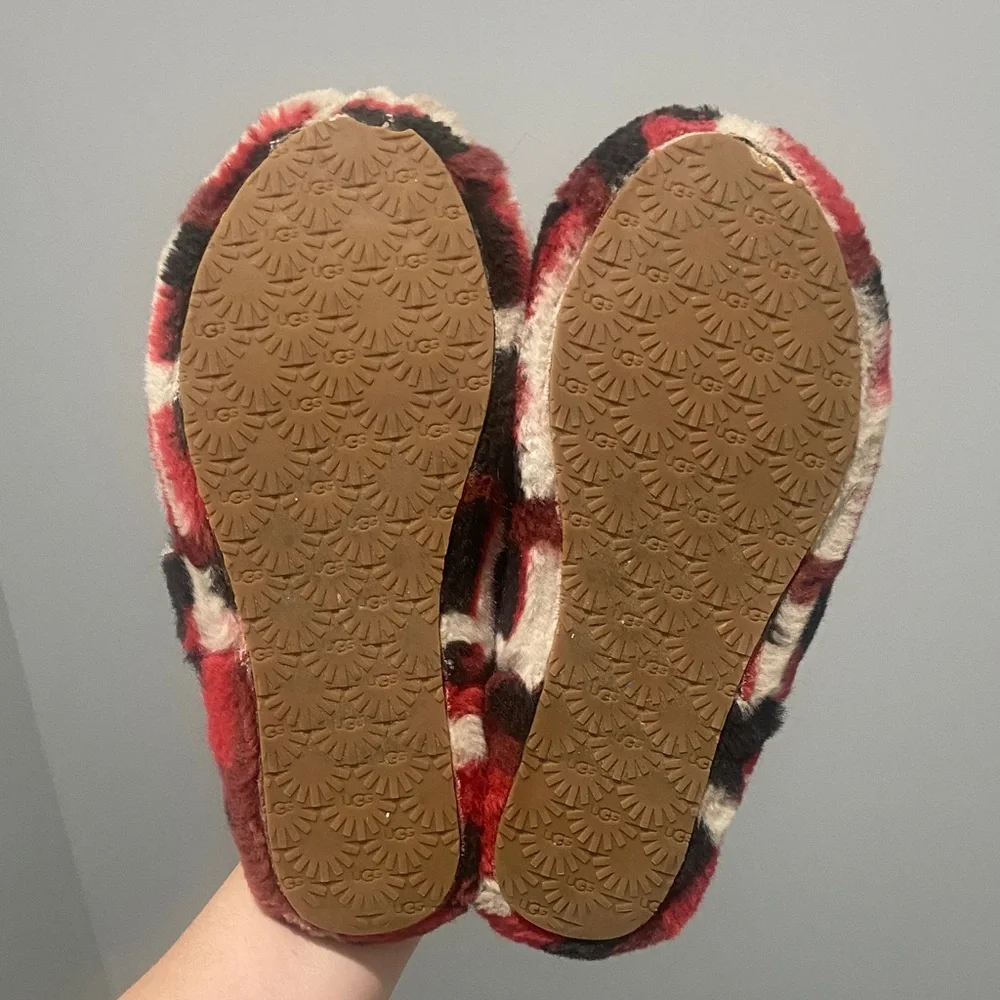 UGG Fluff Yeah Slide Backstrap Slippers in Plaid Punk Red Kids Size 3